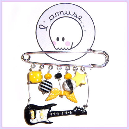 Air Guitar kilt pin