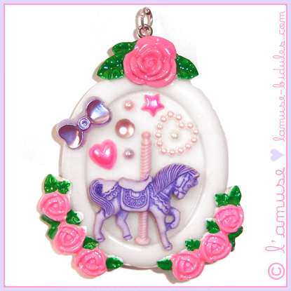Carrousel charm