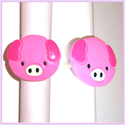 Miss Piggy ring