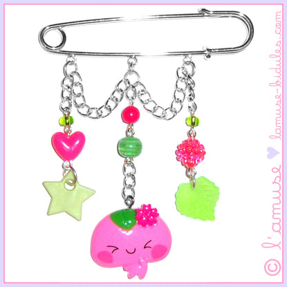Mochi Mochi kilt pin
