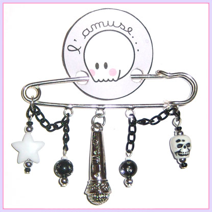 Platinium kilt pin