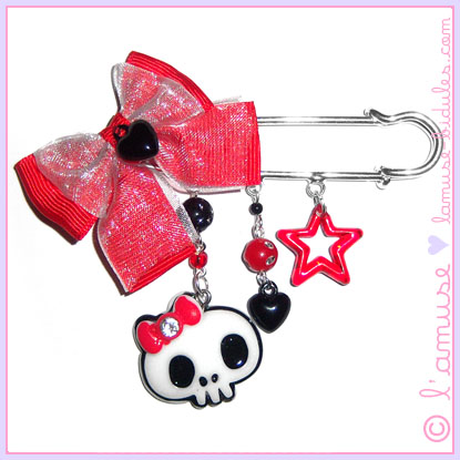 Temptation kilt pin
